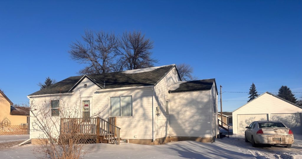 1303 Park Ave NE Cooperstown, North Dakota — Cooperstown, Griggs County, ND — home — home for sale