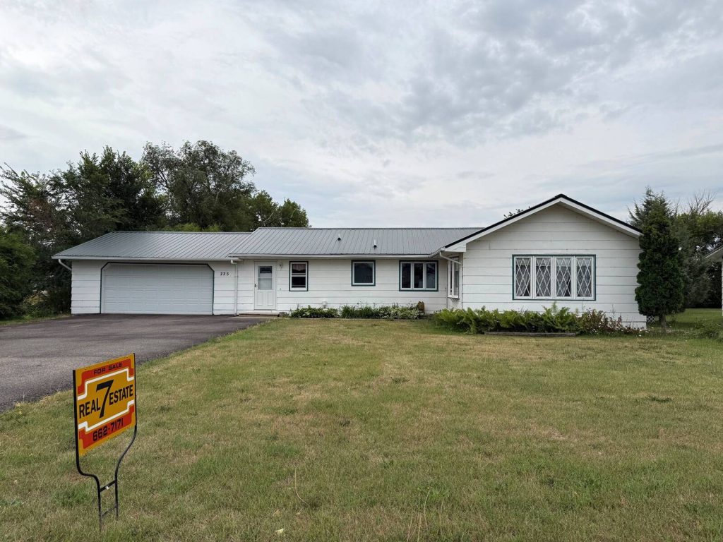 225 1st St. SW Leeds, North Dakota — Leeds, Benson County, ND — home — home for sale