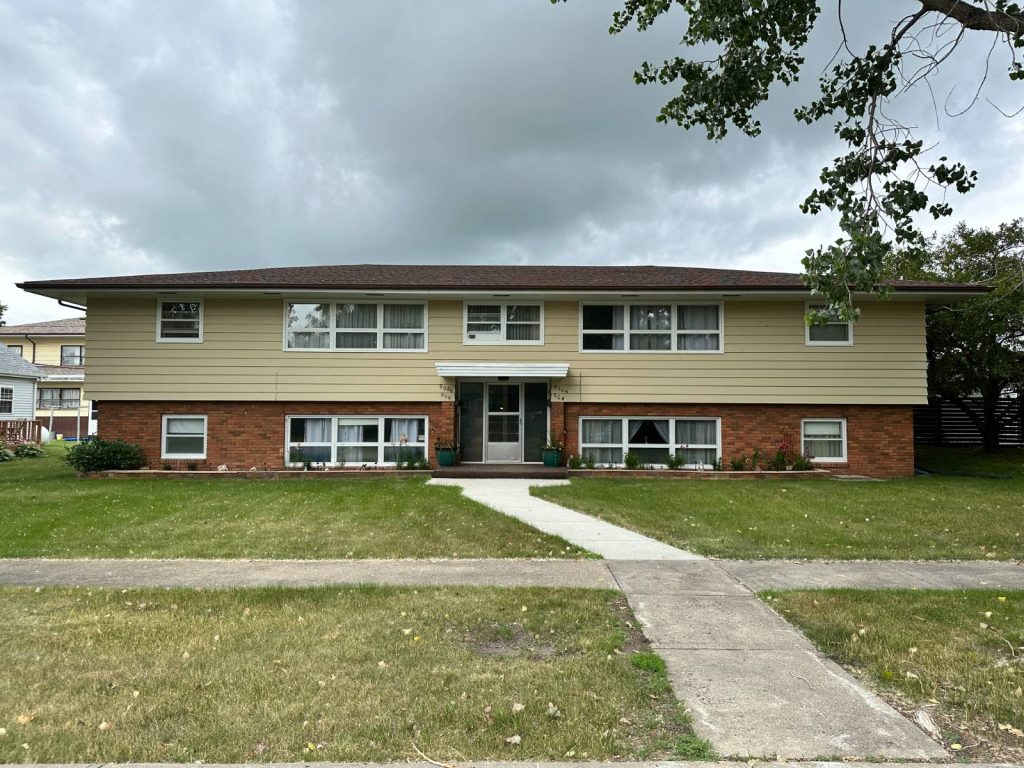 904 Cedar Ave Harvey, North Dakota