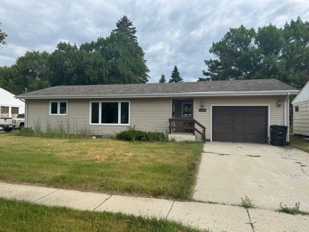 214 13th St W Bottineau, North Dakota — Bottineau, Bottineau County, ND — home — home for sale