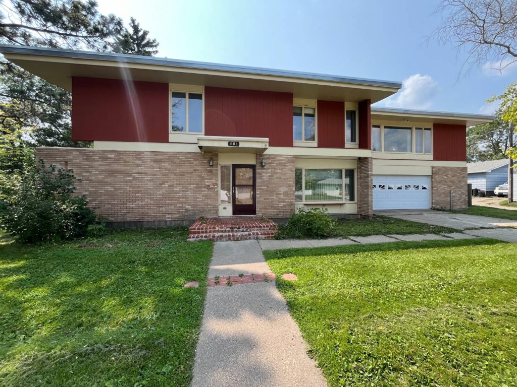 607 12th Ave NE Devils Lake, North Dakota — Devils Lake, Ramsey County, ND — home — home for sale