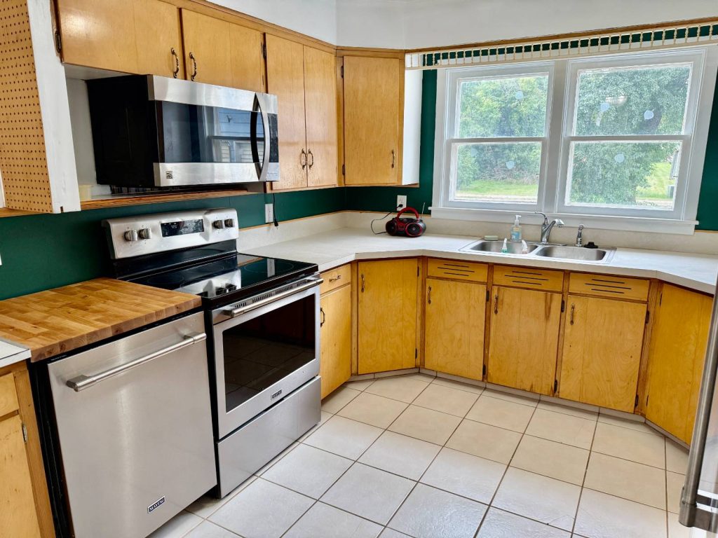 406 Central Ave. Maddock, North Dakota — Maddock, Benson County, ND — home — home for sale