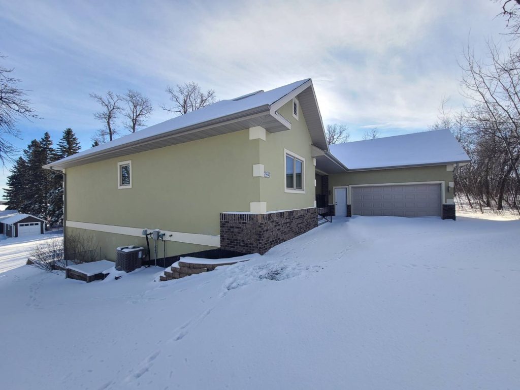 733 Minot Beach BOTTINEAU, North Dakota — BOTTINEAU, Bottineau County, ND — home — home for sale