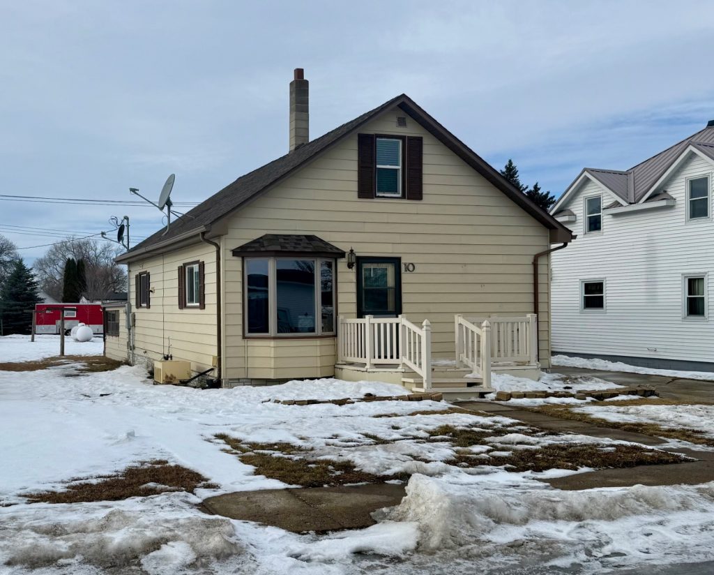 10 Badger St N Wishek, North Dakota — Wishek, McIntosh County, ND — home — home for sale