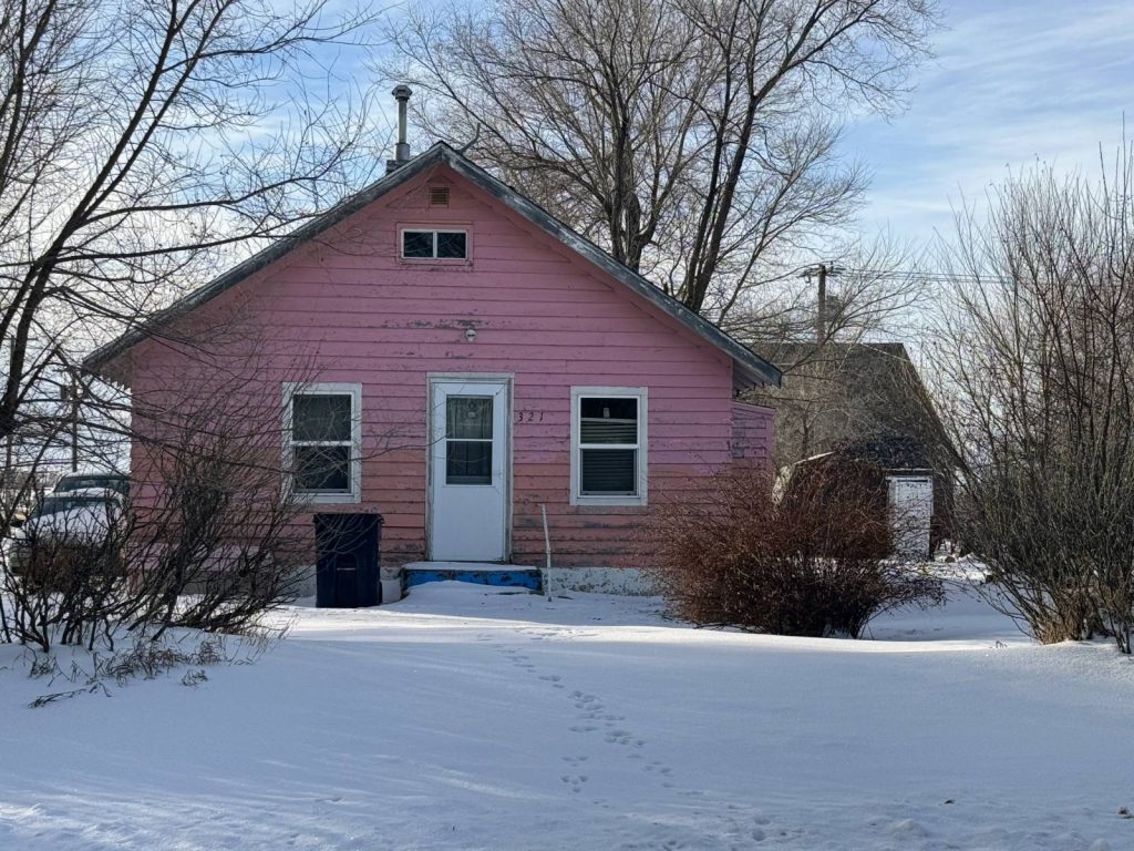 321 2nd St. S. Sheyenne, North Dakota