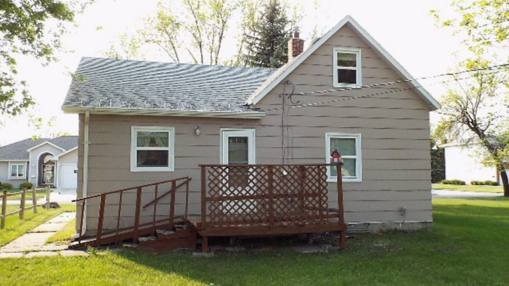 417 Desmet Ave. Harvey, North Dakota