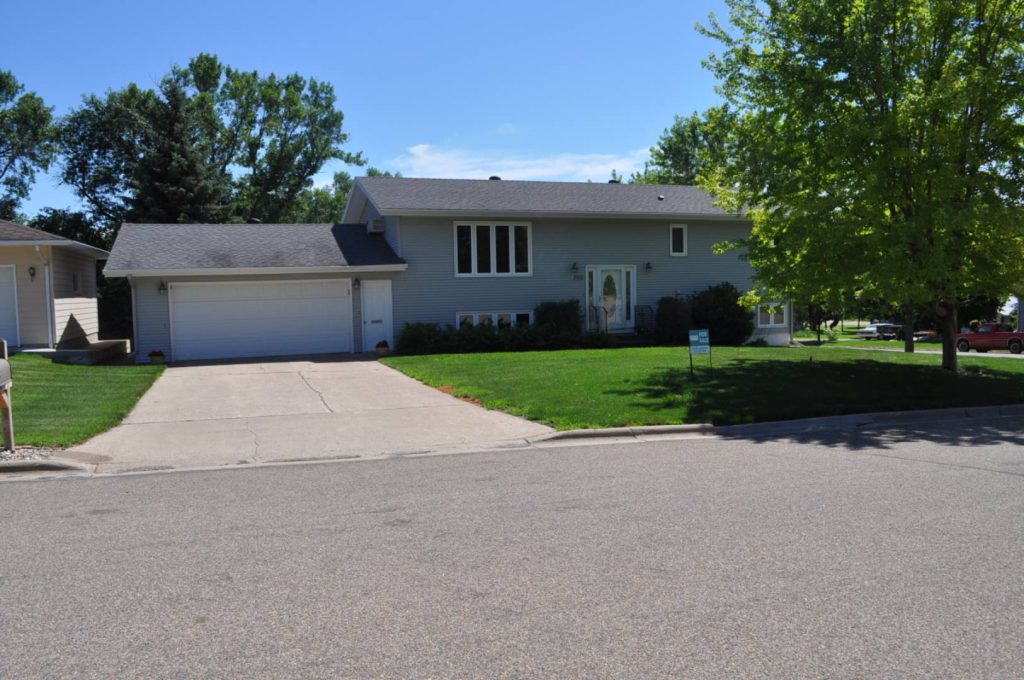 702 Foster Ave NW Cooperstown, North Dakota — Cooperstown, Griggs County, ND — home — home for sale