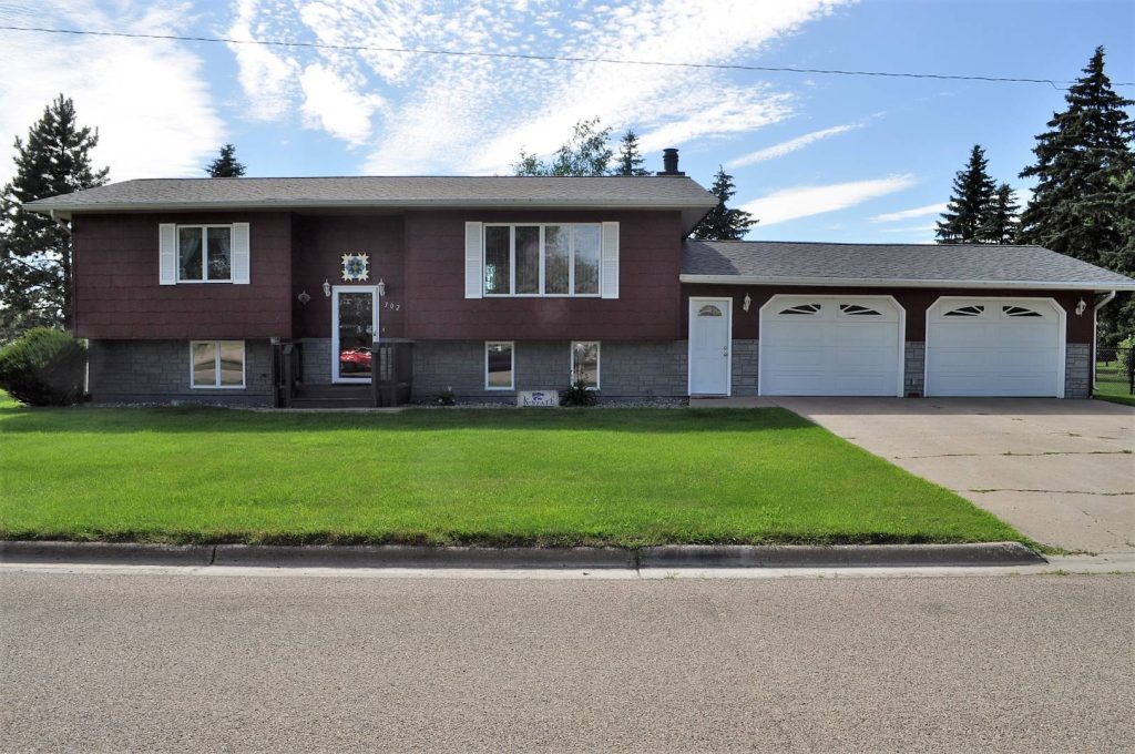 302 15TH ST SE Cooperstown, North Dakota — Cooperstown, Griggs County, ND — home — home for sale