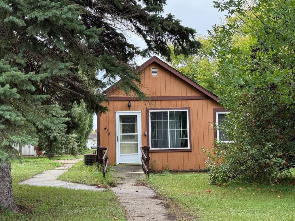 414 4th St. SE Devils Lake, North Dakota