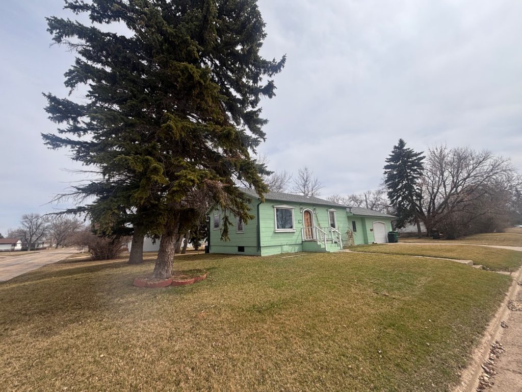374 11th Ave N Carrington, North Dakota — Carrington, Foster County, ND — home — home for sale
