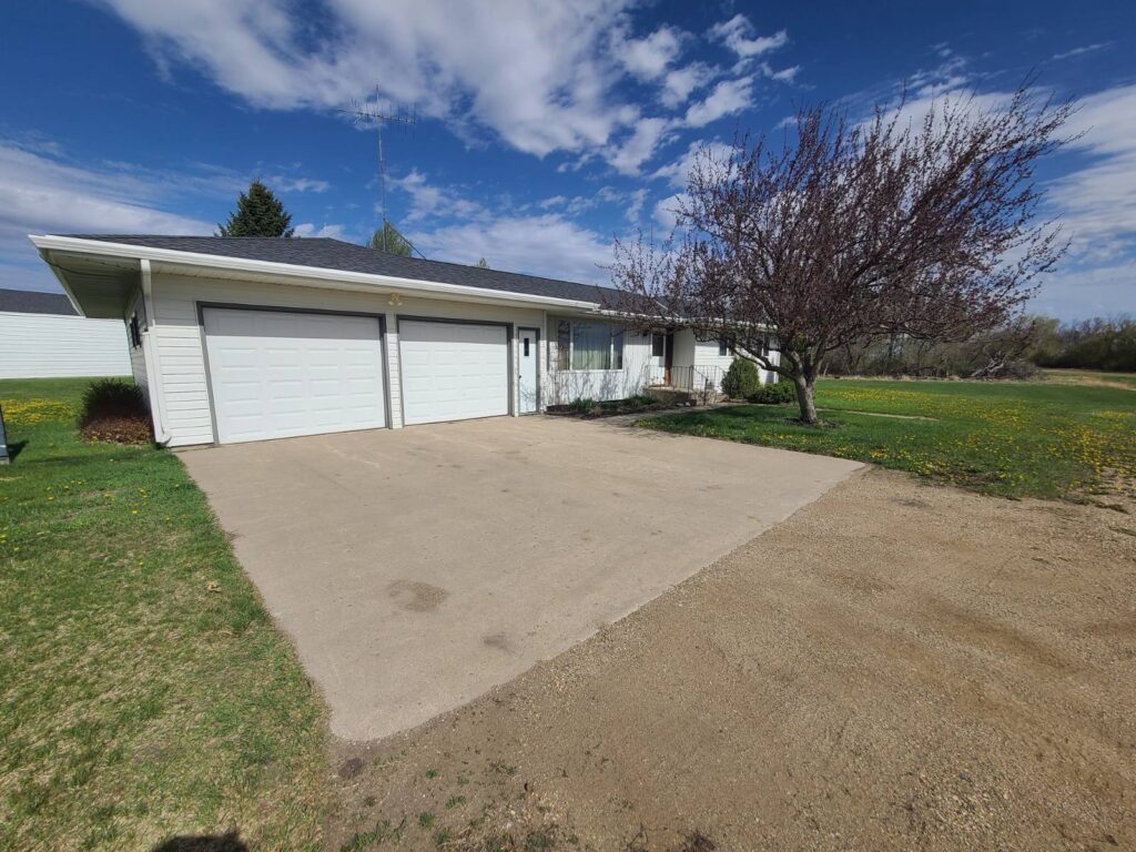 8625 11th Ave. NW BOTTINEAU, North Dakota — BOTTINEAU, Bottineau County, ND — home — home for sale