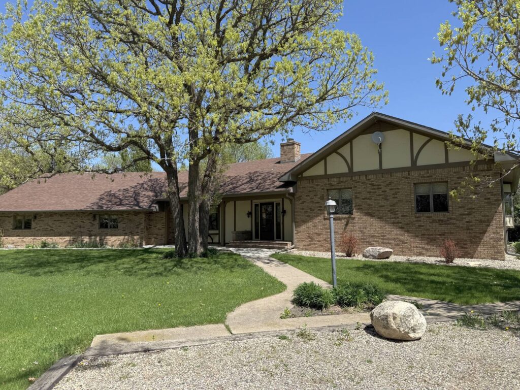 2206 11th Ave SW Devils Lake, North Dakota — Devils Lake, Ramsey County, ND — home — home for sale