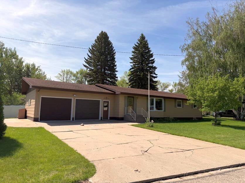 1512 Sweetwater Dr. NE Devils Lake, North Dakota — Devils Lake, Ramsey County, ND — home — home for sale