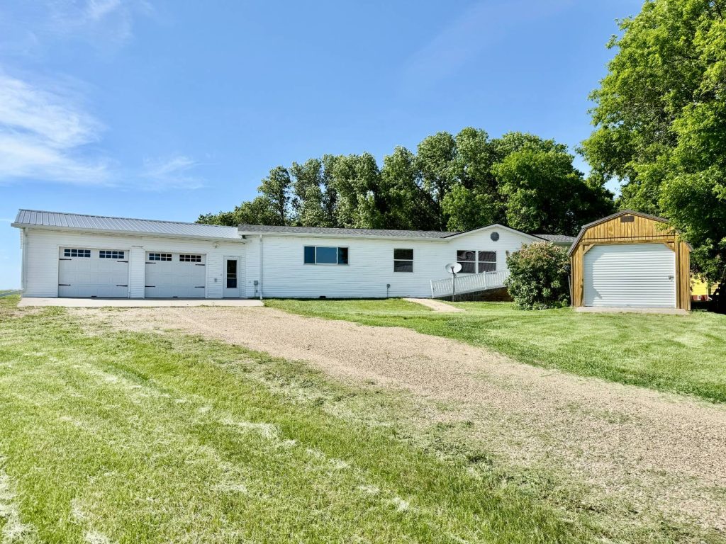 8841 49th St NE Devils Lake, North Dakota — Devils Lake, Ramsey County, ND — farm-ranch — home for sale