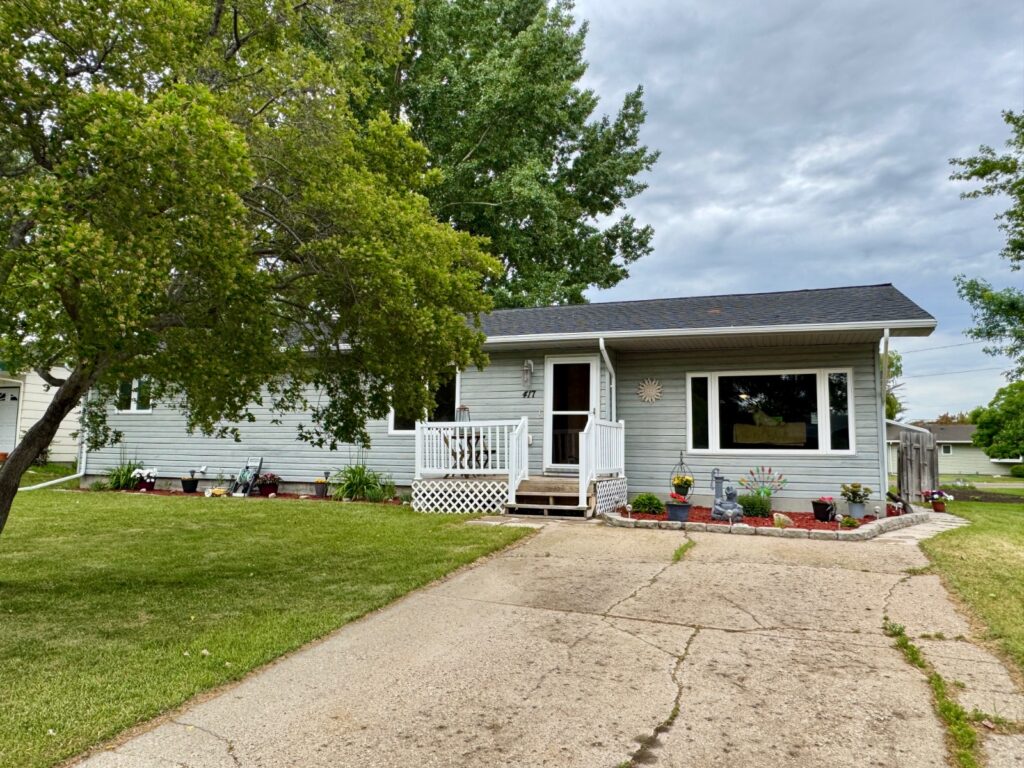 417 15th St. NE Devils Lake, North Dakota — Devils Lake, Ramsey County, ND — home — home for sale