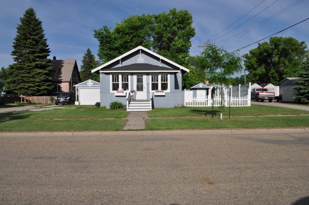 705 11th NE St Cooperstown, North Dakota