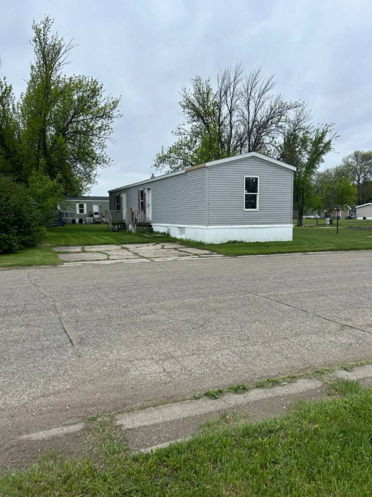 907 Tahona Drive Wahpeton, North Dakota — Wahpeton, Richland County, ND — home — home for sale