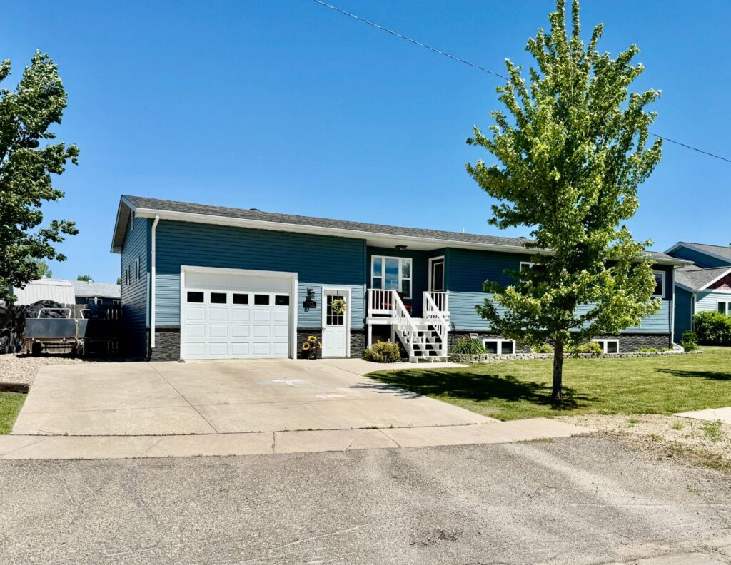 503 10th St NW Devils Lake, North Dakota — Devils Lake, Ramsey County, ND — home — home for sale