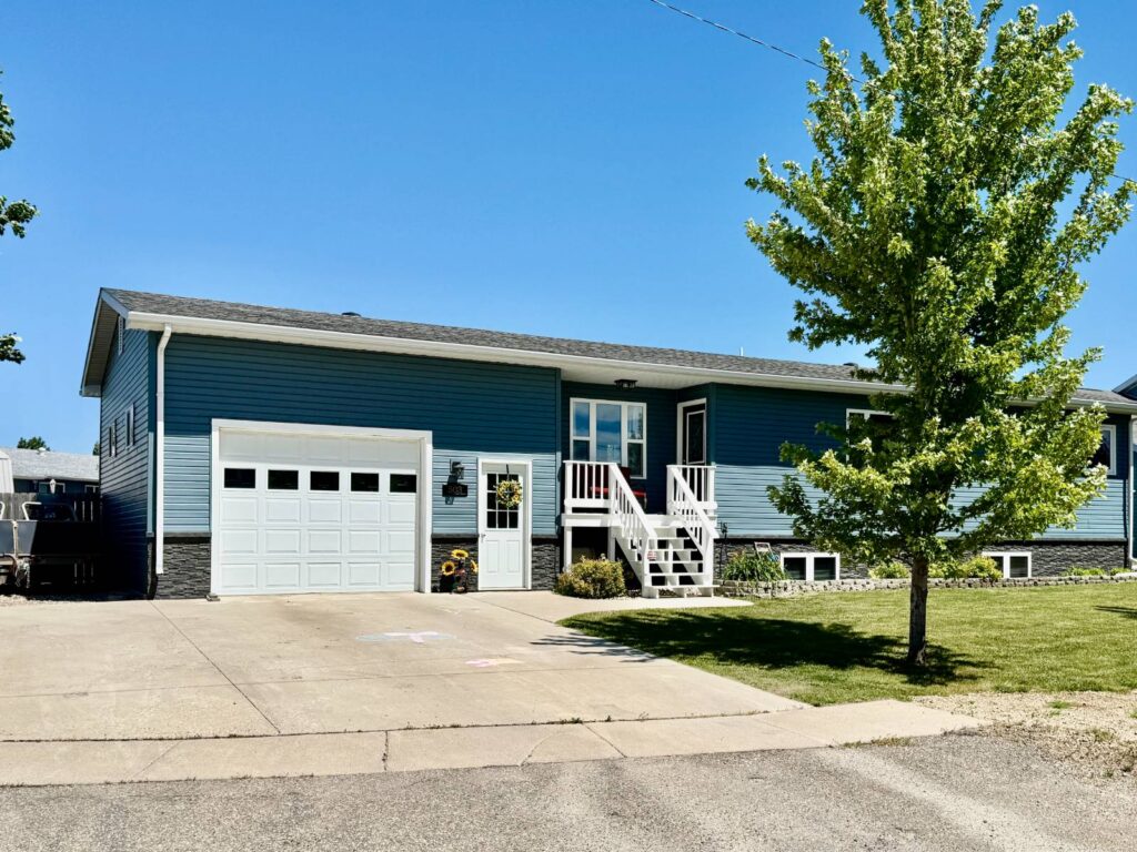 503 10th St NW Devils Lake, North Dakota — Devils Lake, Ramsey County, ND — home — home for sale