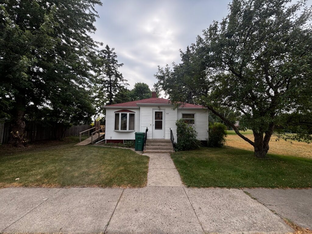 409 3rd Ave S New Rockford, North Dakota