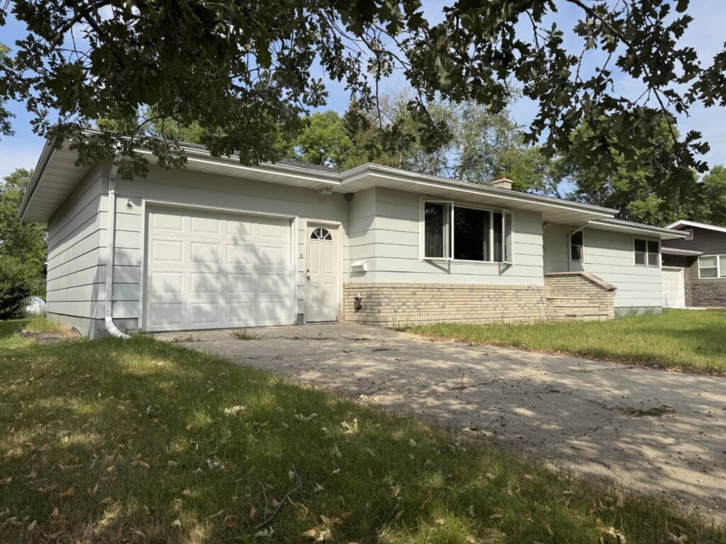 624 Kersten St Bottineau, North Dakota — Bottineau, Bottineau County, ND — home — home for sale