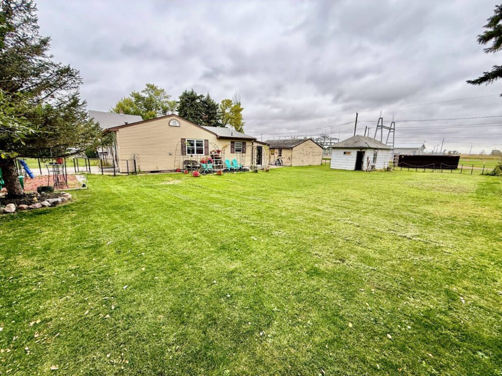 827 9th St NE Devils Lake, North Dakota — Devils Lake, Ramsey County, ND — home — home for sale