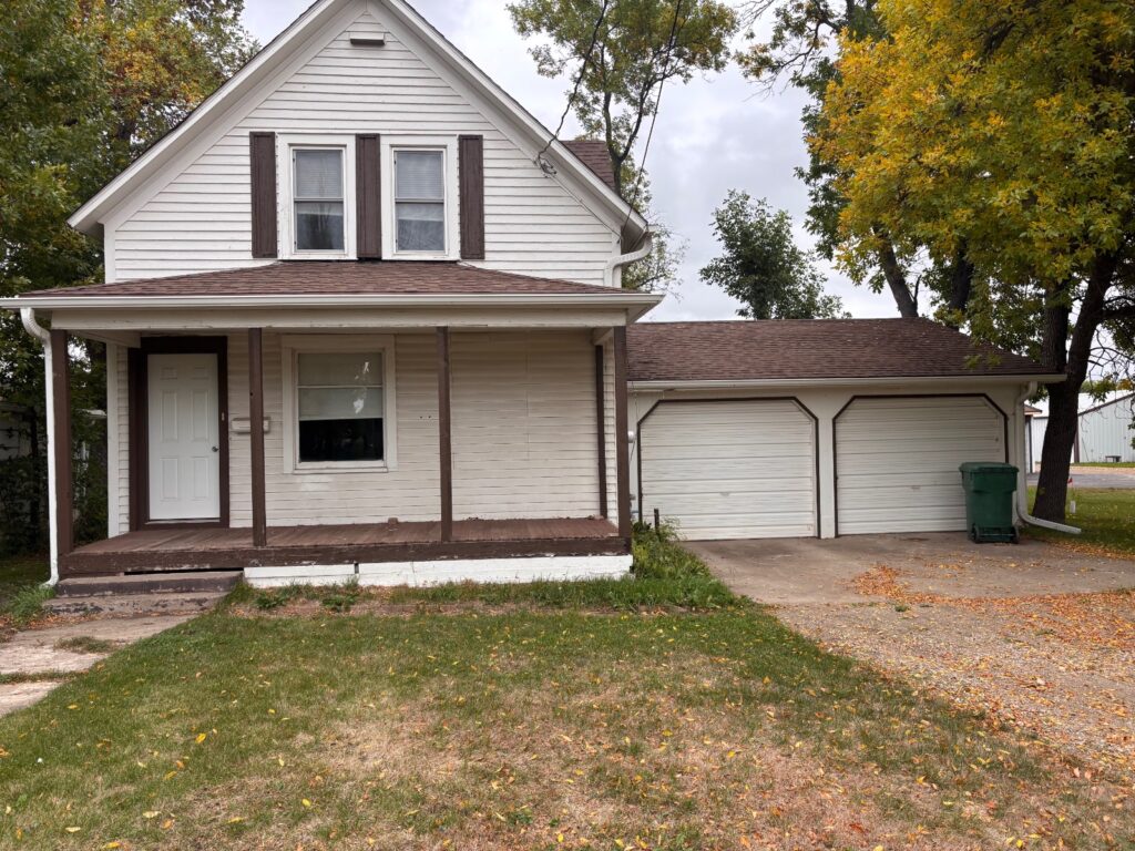 922 5th Ave N New Rockford, North Dakota